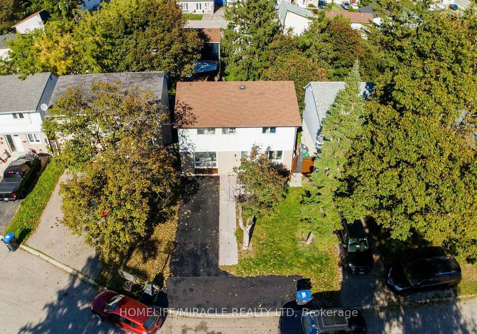 10-habitat-square-brampton-ontario-w13829334