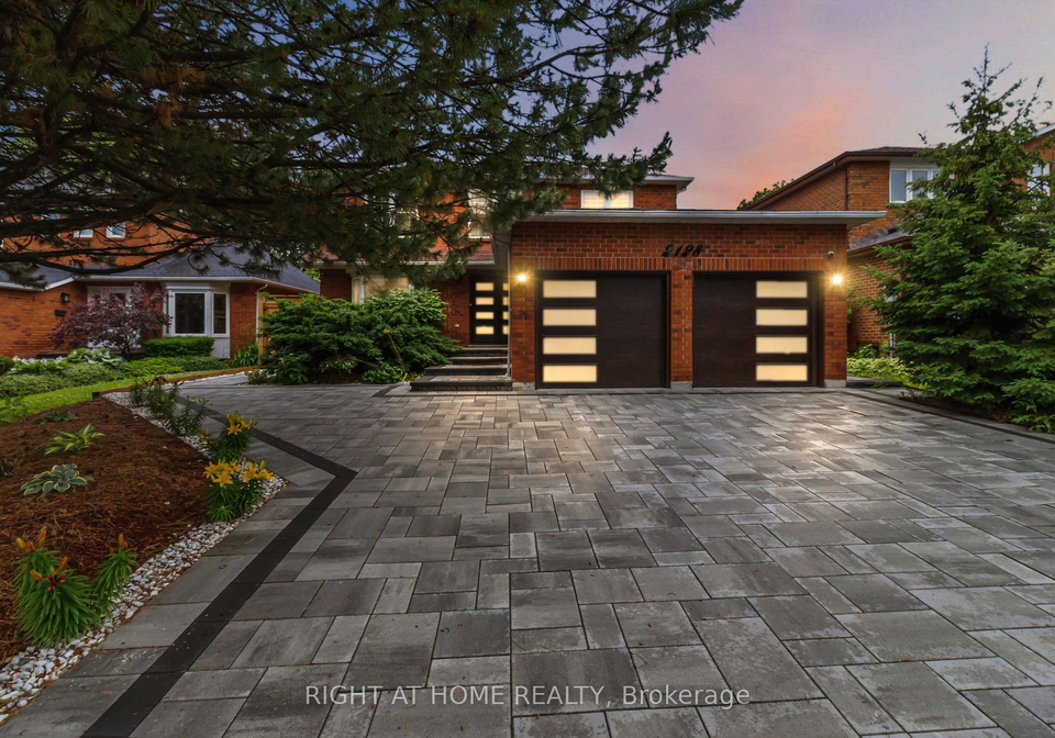 2128-eighth-line-oakville-ontario-w13829340