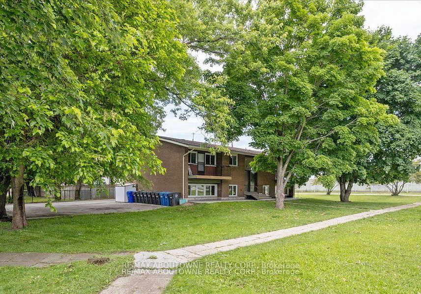 234queensway-drive-burlington-ontario-w13829690