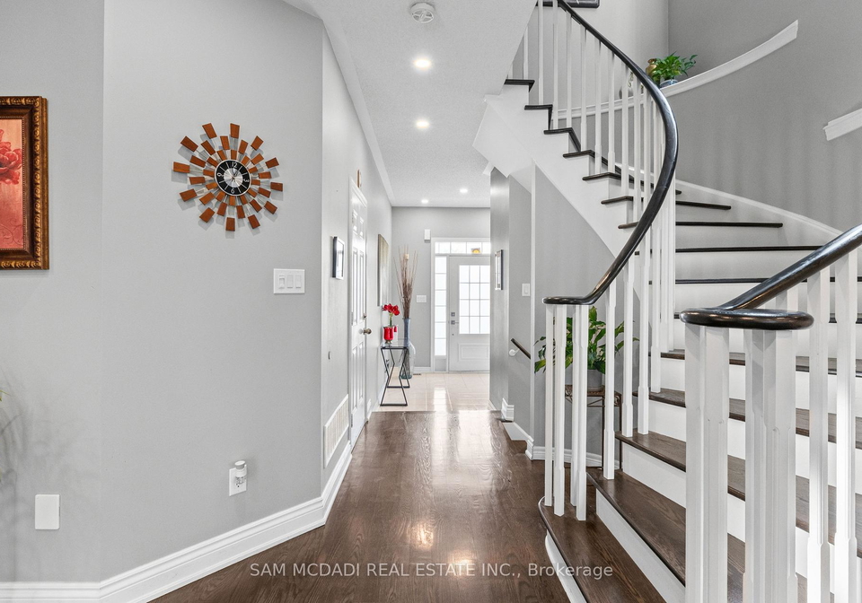 195-holmes-crescent-milton-ontario-w13829728