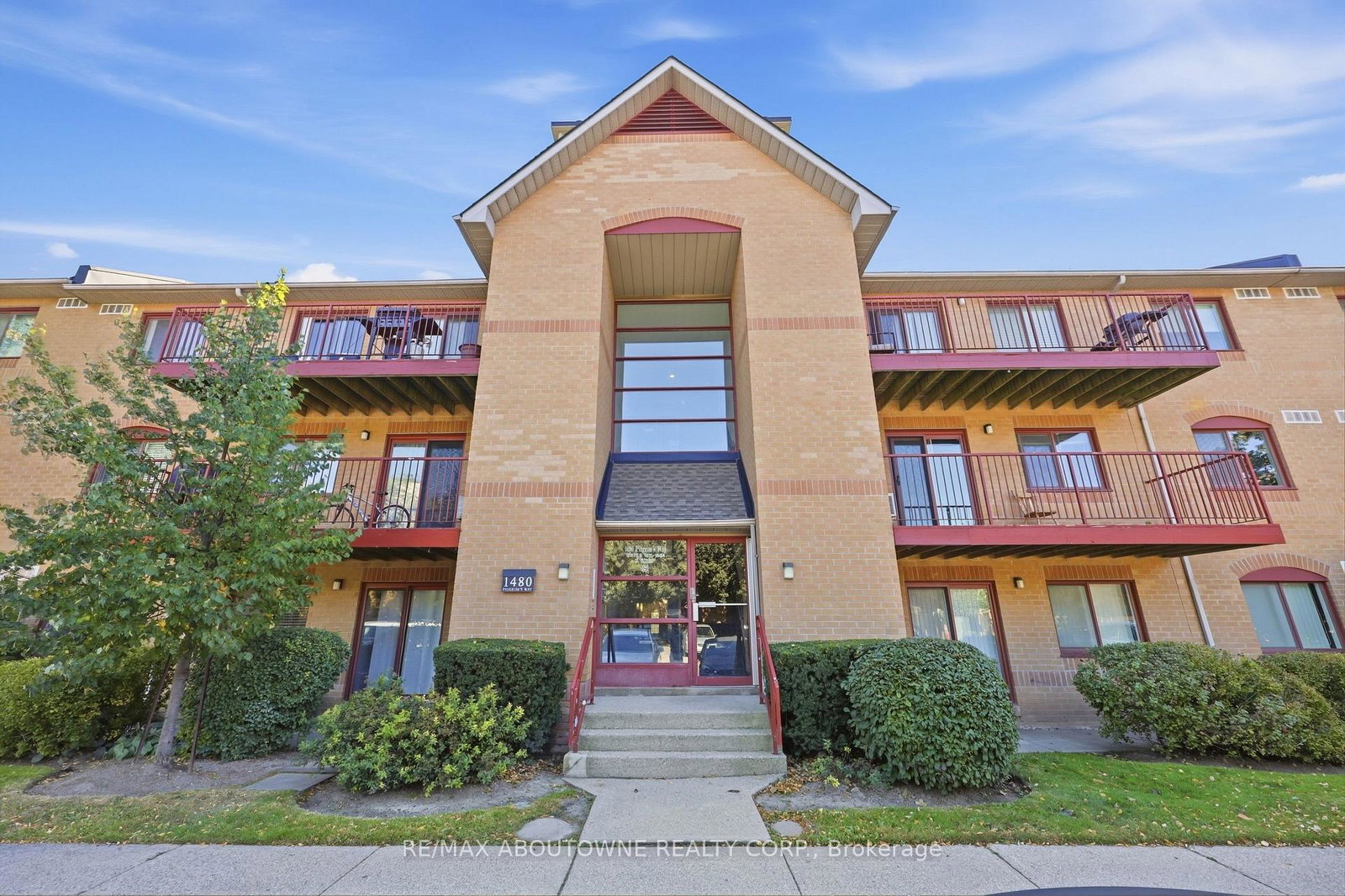 1480-pilgrims-way-oakville-ontario-w13830064