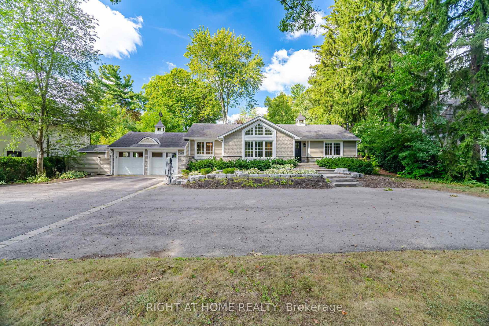 1037-lakeshore-road-w-oakville-ontario-w13830092