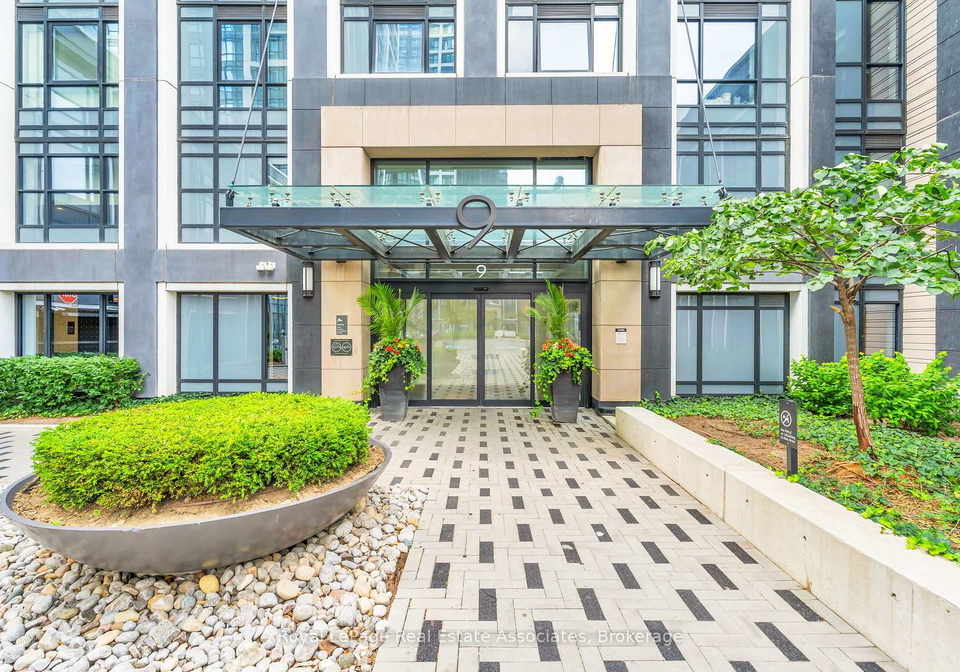 9-mabelle-avenue-toronto-etobicoke-ontario-w13830574