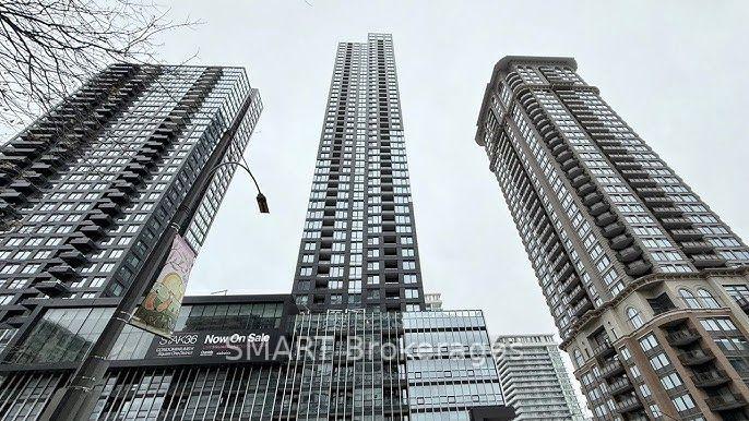 395-nw-square-one-drive-mississauga-ontario-w13830700