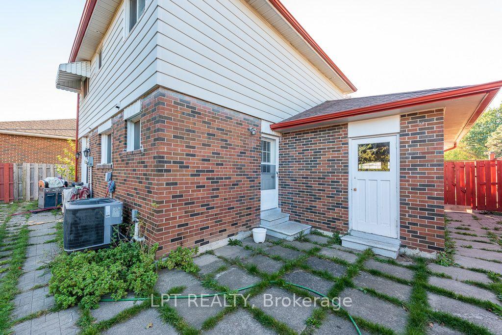 111-dearbourne-boulevard-brampton-ontario-w13831032