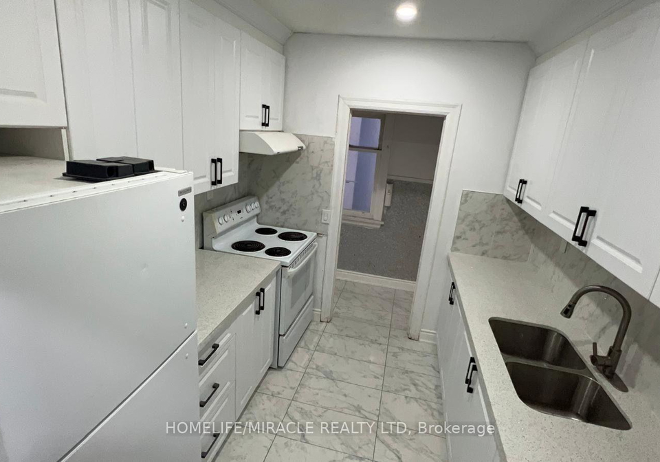 213-queen-street-w-brampton-ontario-w13831236