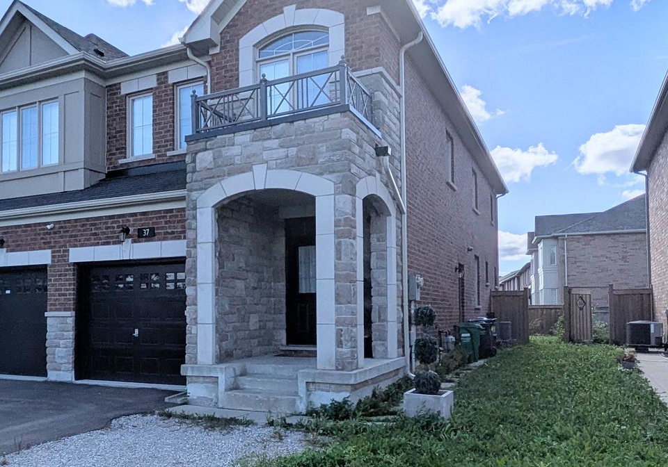 37-biddens-square-brampton-ontario-w13831380