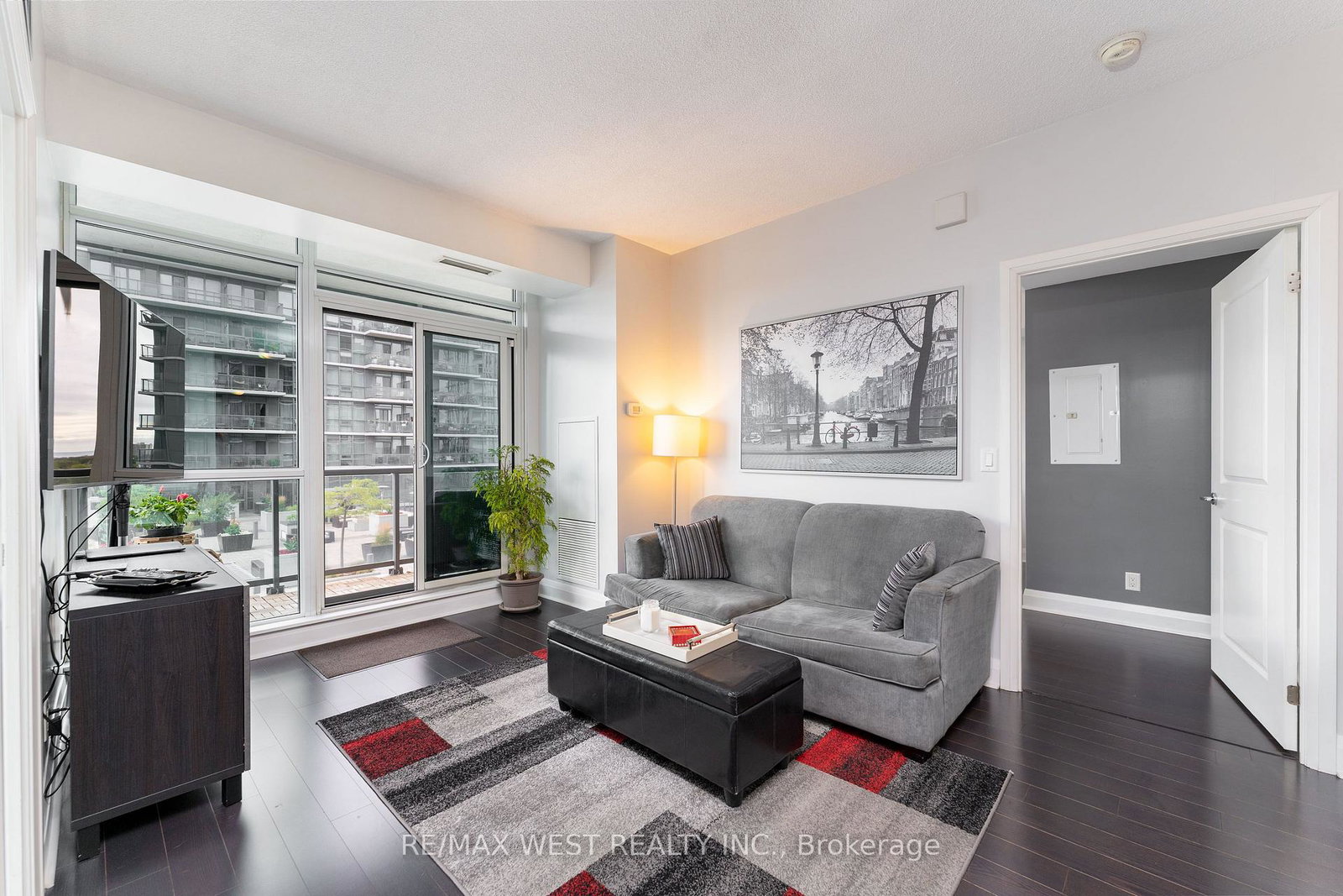 1185-the-queensway-toronto-etobicoke-ontario-w13831660