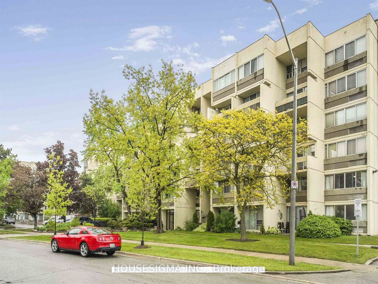1300-marlborough-court-oakville-ontario-w13831896