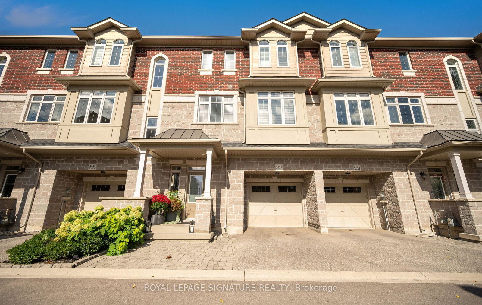 2023-deerview-common-oakville-ontario-w13831916