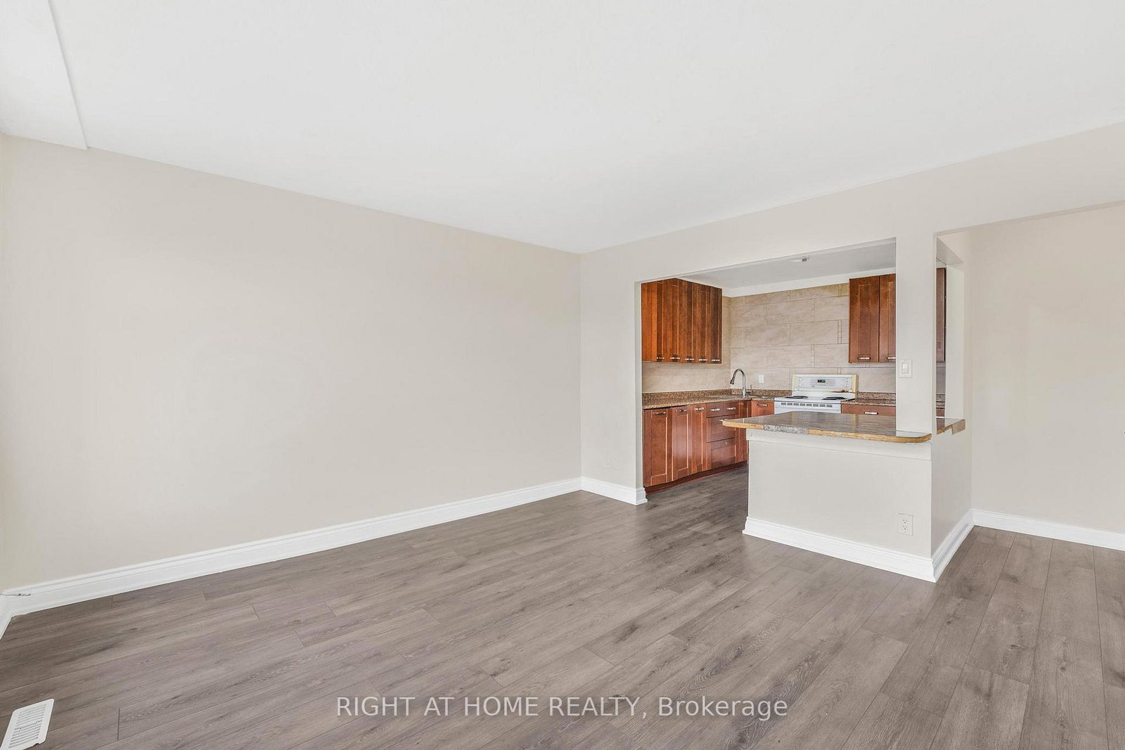 1698a-eglinton-avenue-w-toronto-north-york-ontario-w13831942