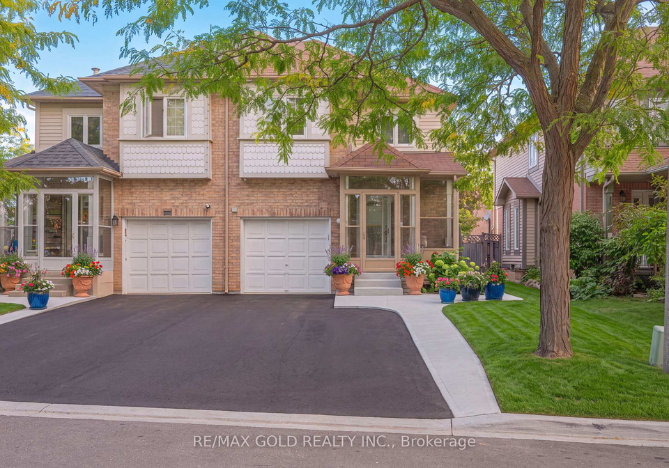 15-amazon-court-brampton-ontario-w13832076