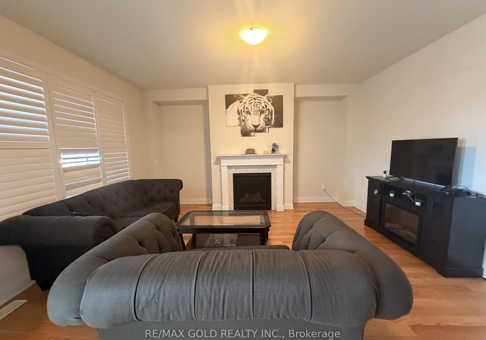 20-moorhart-crescent-caledon-ontario-w13832392