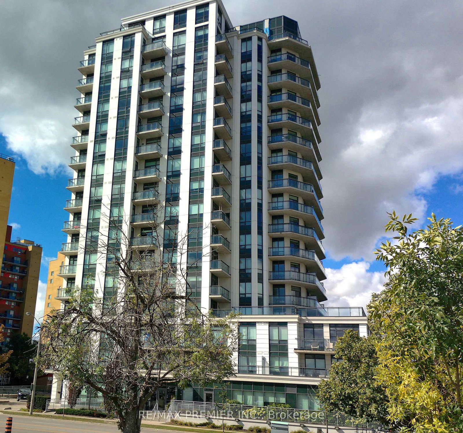 840-queens-plate-drive-toronto-etobicoke-ontario-w13832574