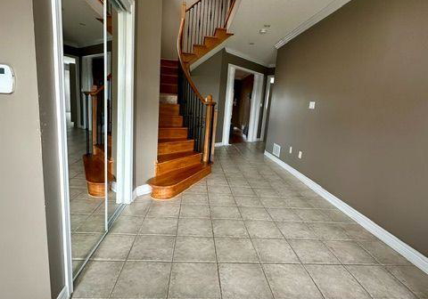 323-alexander-crescent-milton-ontario-w13832834
