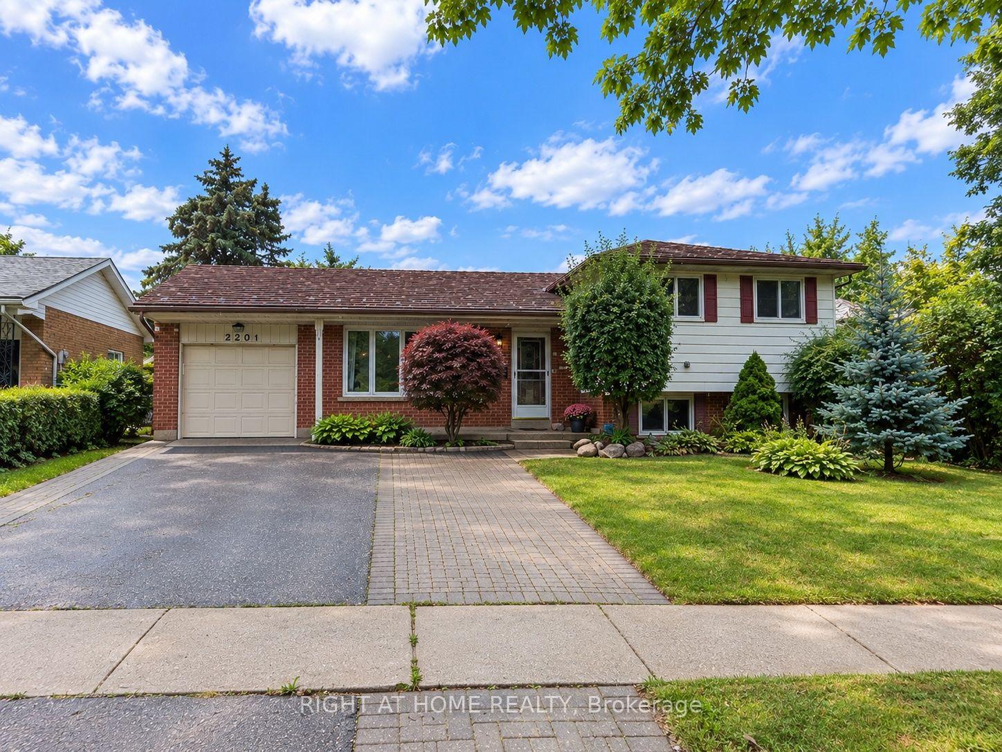 2201-bridge-road-oakville-ontario-w13832982