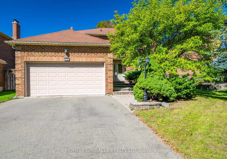 9-iris-crescent-brampton-ontario-w13833054