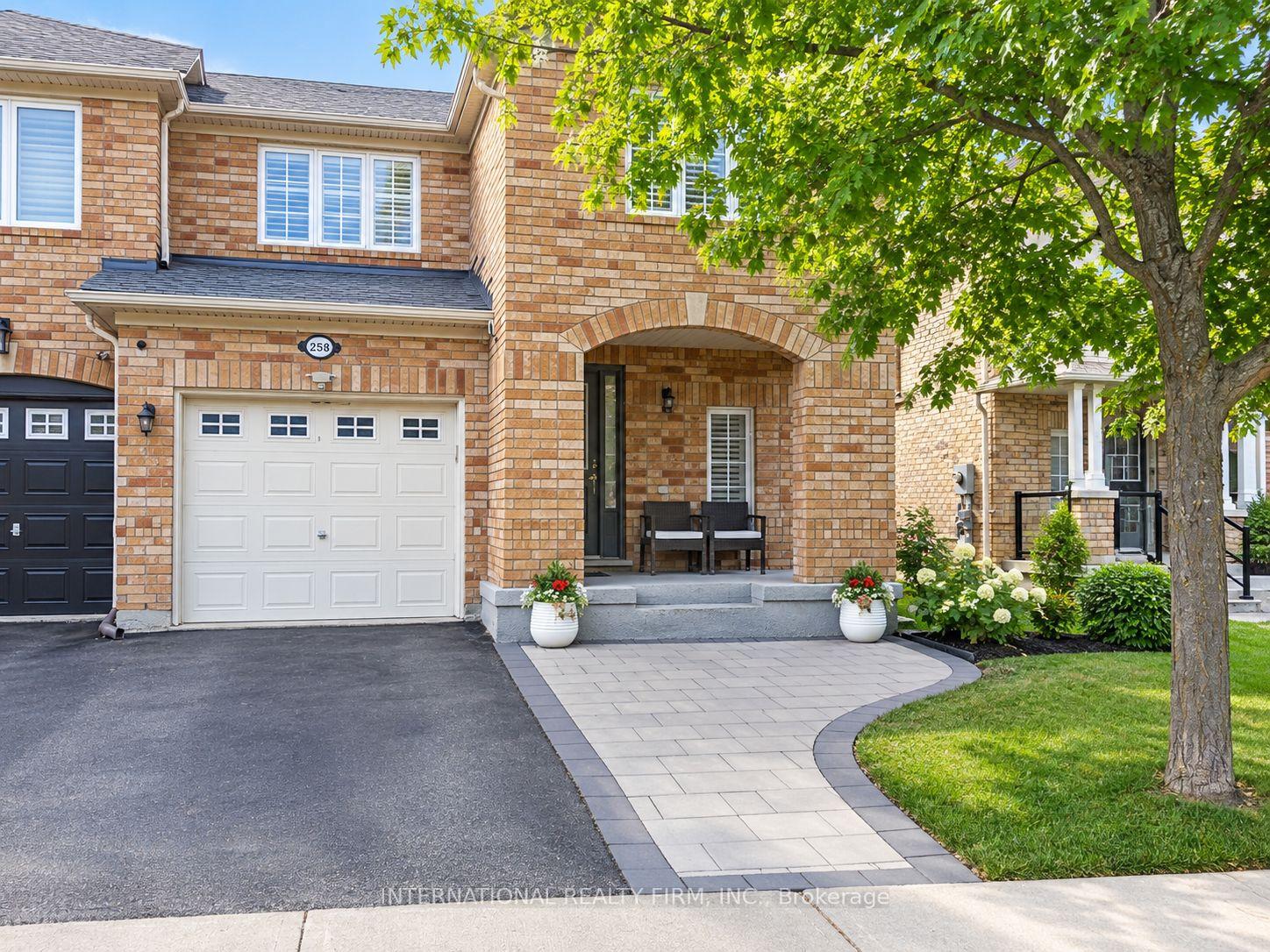 2588-valleyridge-drive-oakville-ontario-w13833066
