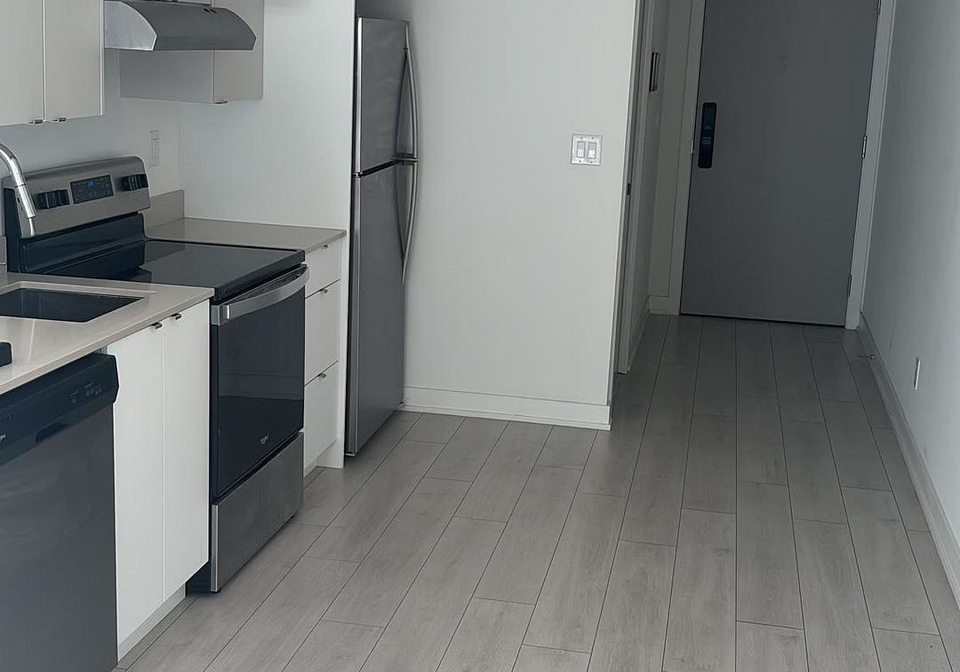 3200-dakota-common-burlington-ontario-w13833112