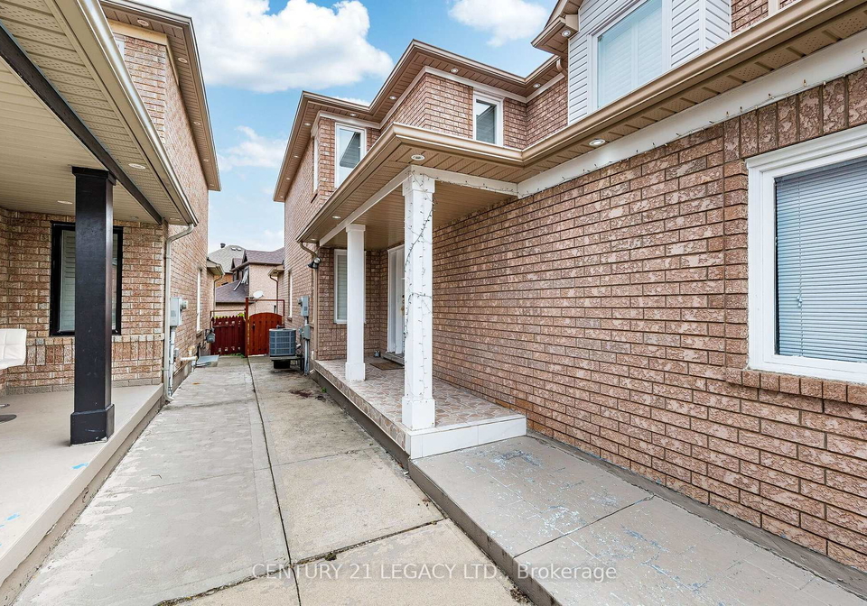 64-narrow-valley-crescent-brampton-ontario-w13833668