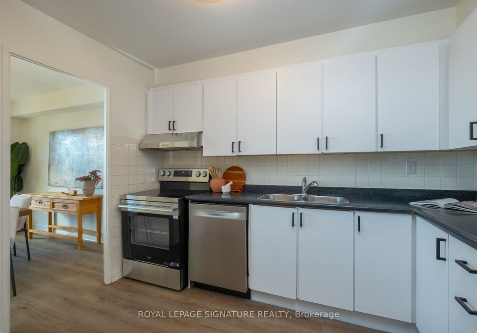 360-ridelle-avenue-toronto-north-york-ontario-w13833744