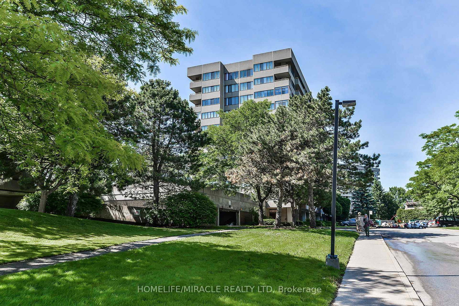 1320-mississauga-valley-boulevard-mississauga-ontario-w13834090