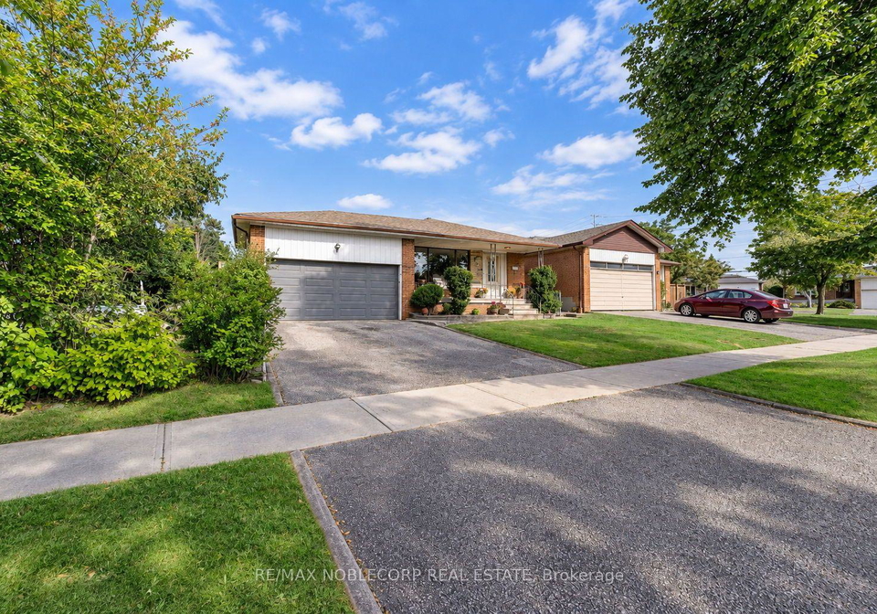 4-warlingham-court-toronto-etobicoke-ontario-w13834320