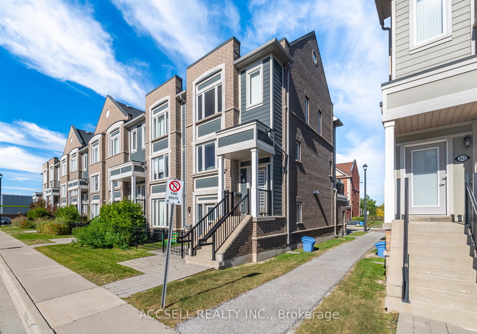 250-sunny-meadow-boulevard-brampton-ontario-w13834634