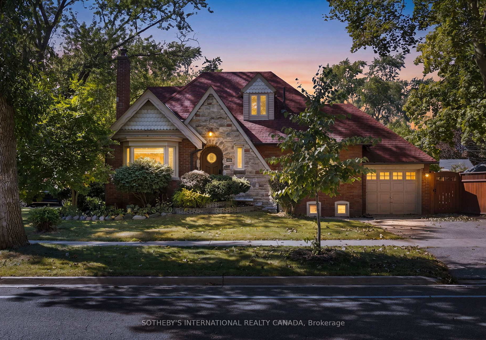 1048-royal-york-road-toronto-etobicoke-ontario-w13834866