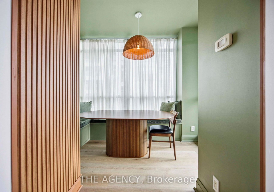 1185-the-queensway-toronto-etobicoke-ontario-w13834982