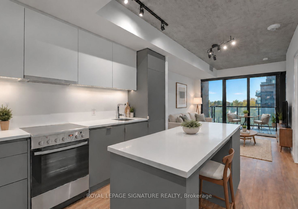 7-smith-crescent-toronto-etobicoke-ontario-w13835192