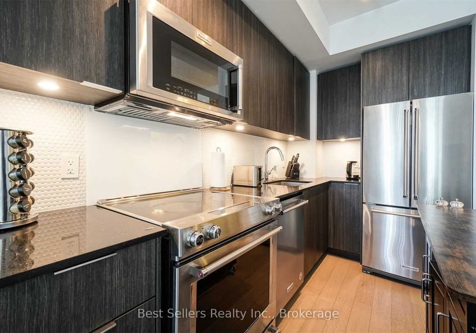 20-shore-breeze-drive-toronto-etobicoke-ontario-w13835228