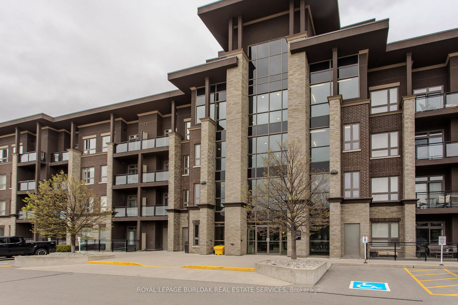 5010-corporate-drive-burlington-ontario-w13835430