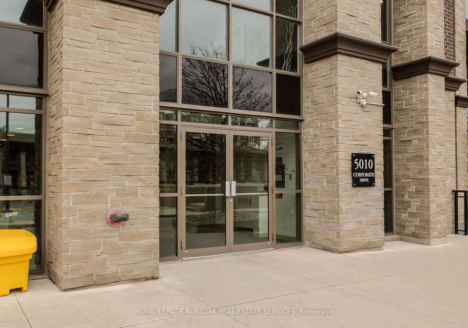 5010-corporate-drive-burlington-ontario-w13835430