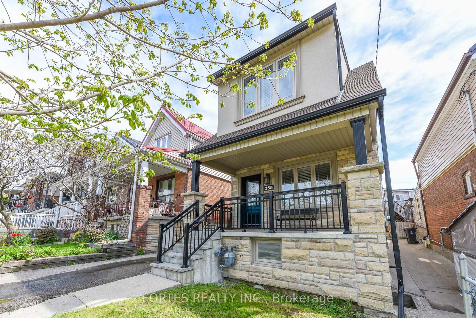 285-gilbert-avenue-toronto-toronto-ontario-w13835704