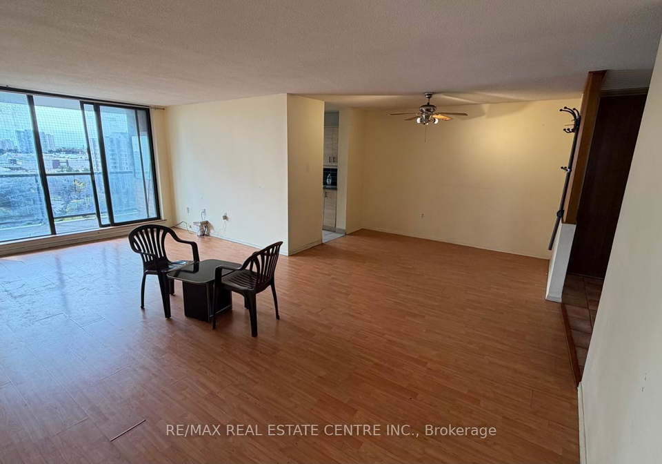 17-knightsbridge-road-brampton-ontario-w13836056