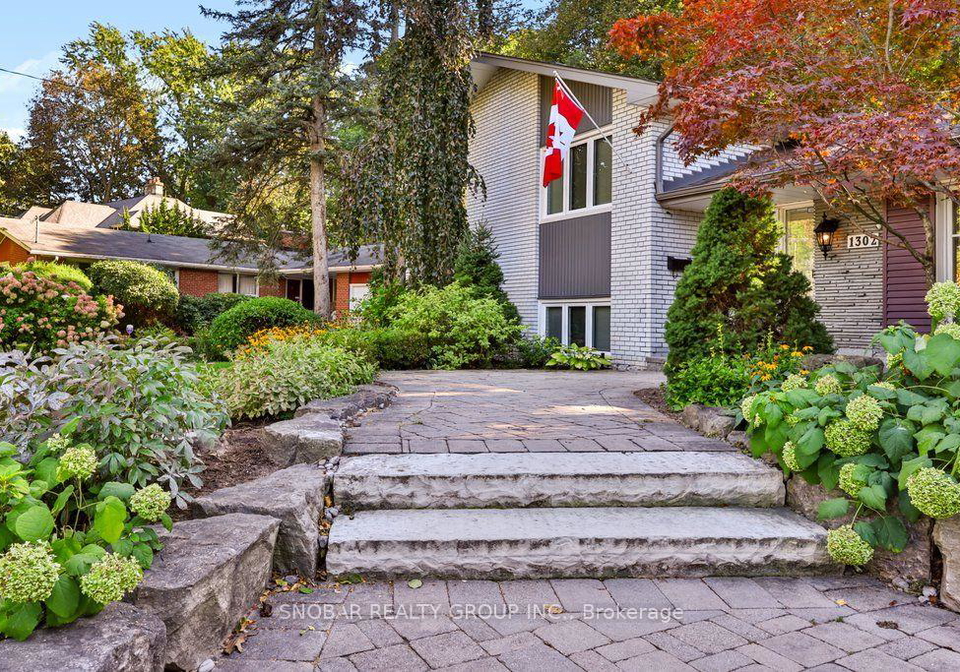 1302-greenoaks-drive-mississauga-ontario-w13836168