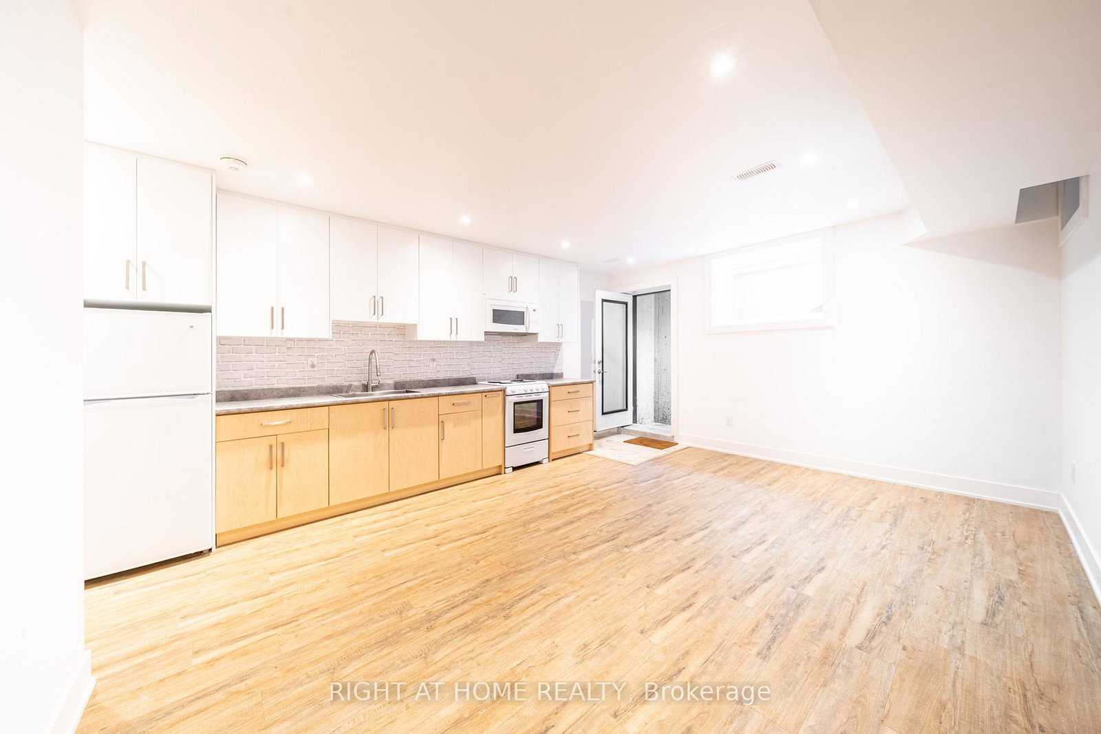 49-b-east-drive-toronto-toronto-ontario-w13836368