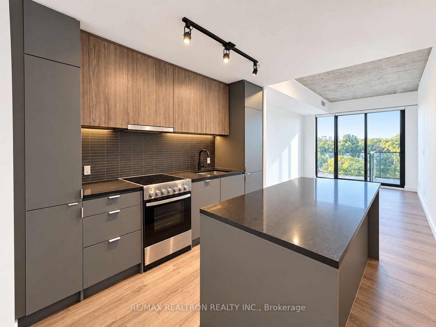 7-smith-crescent-toronto-etobicoke-ontario-w13836512