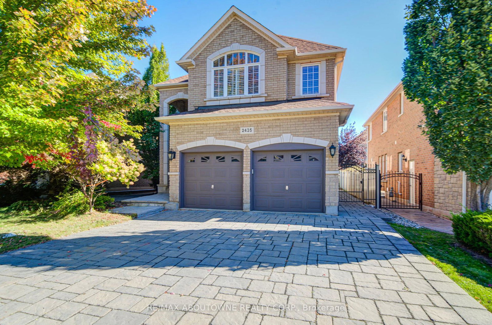 2435-hertfordshire-way-oakville-ontario-w13836842