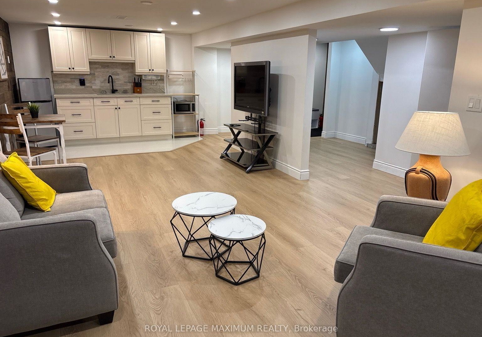 18-richland-crescent-toronto-etobicoke-ontario-w13837232