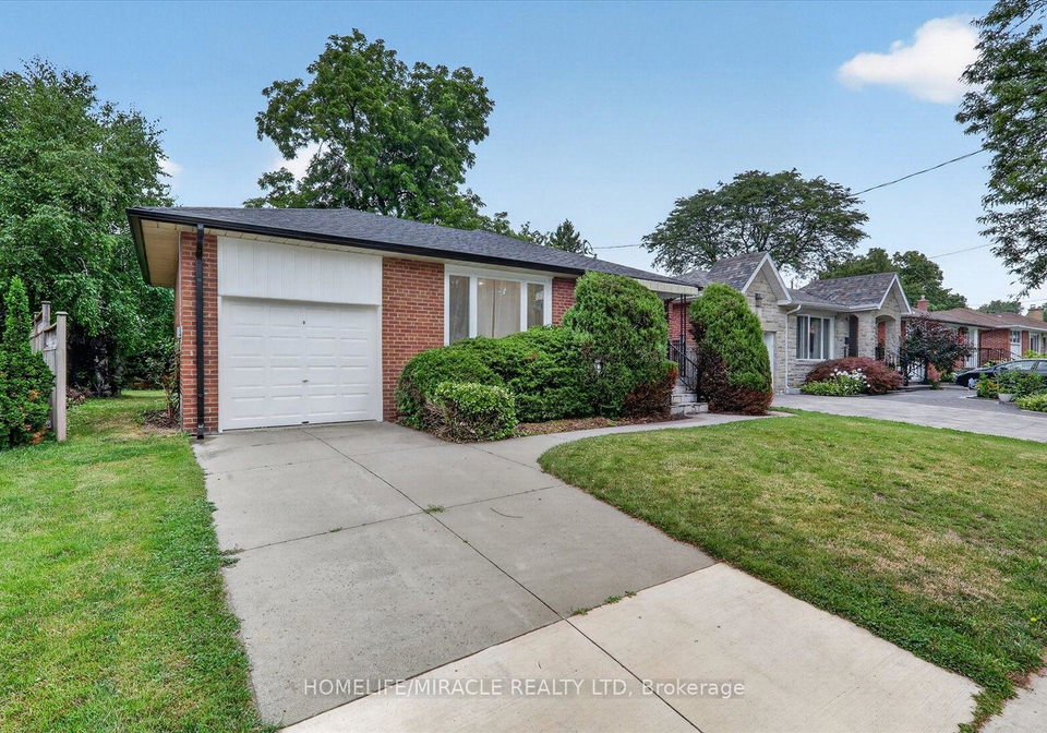 18-elderfield-crescent-toronto-etobicoke-ontario-w13837318