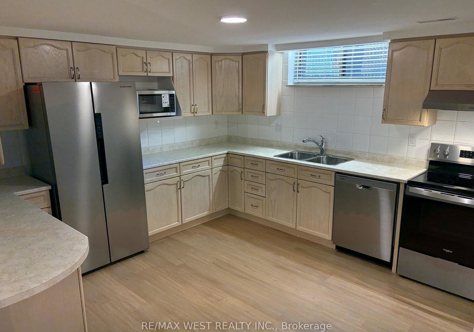 23-sellermar-road-toronto-etobicoke-ontario-w13837376