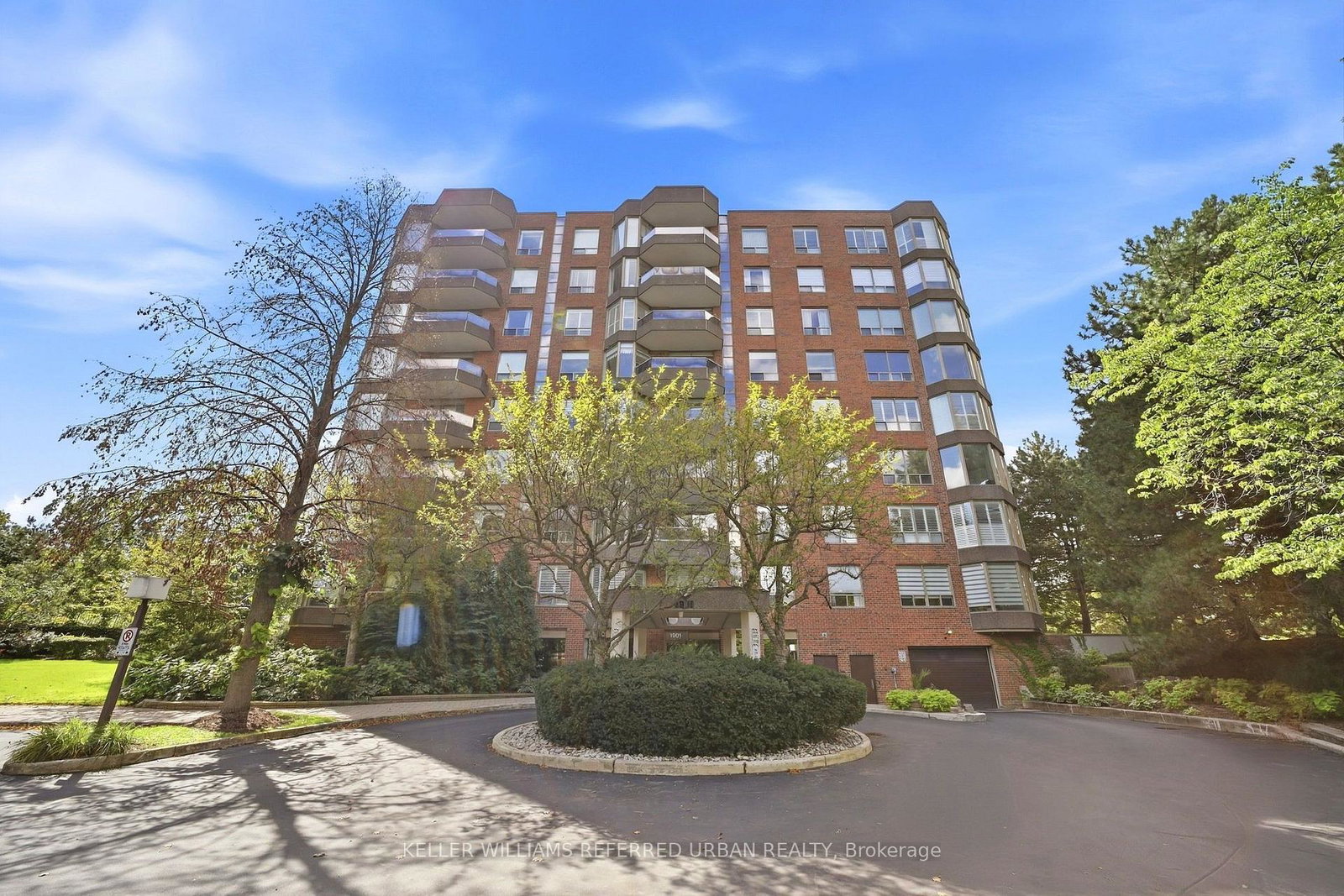 1901-pilgrims-way-oakville-ontario-w13838462