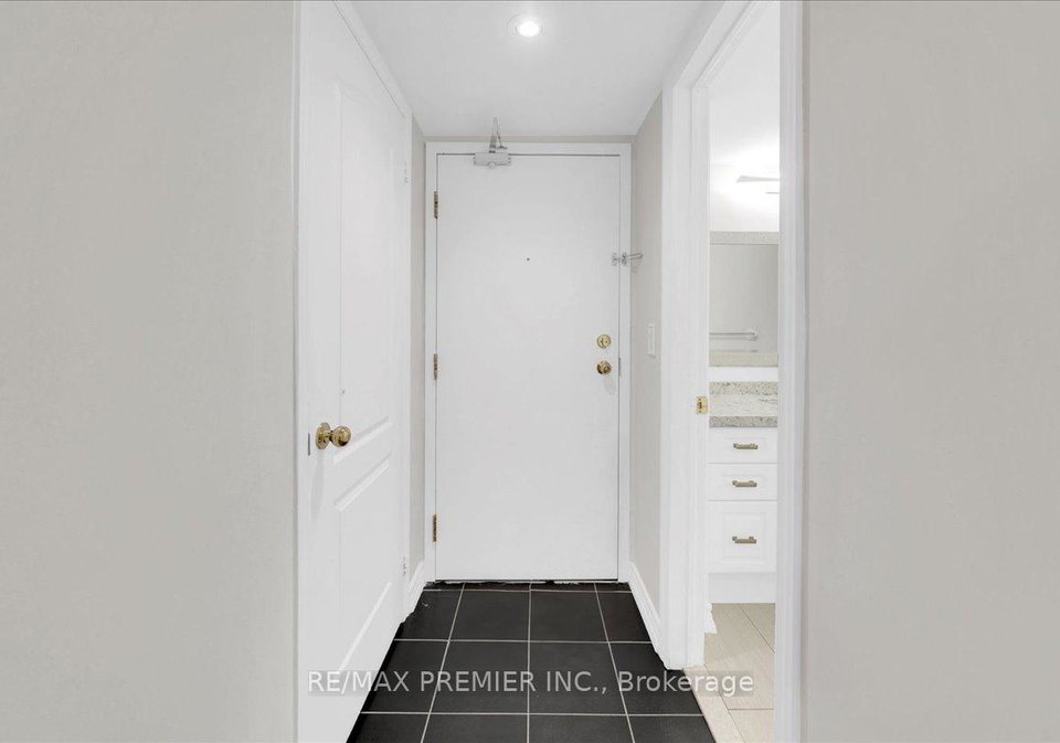 141-isaac-devins-boulevard-toronto-york-ontario-w13838672