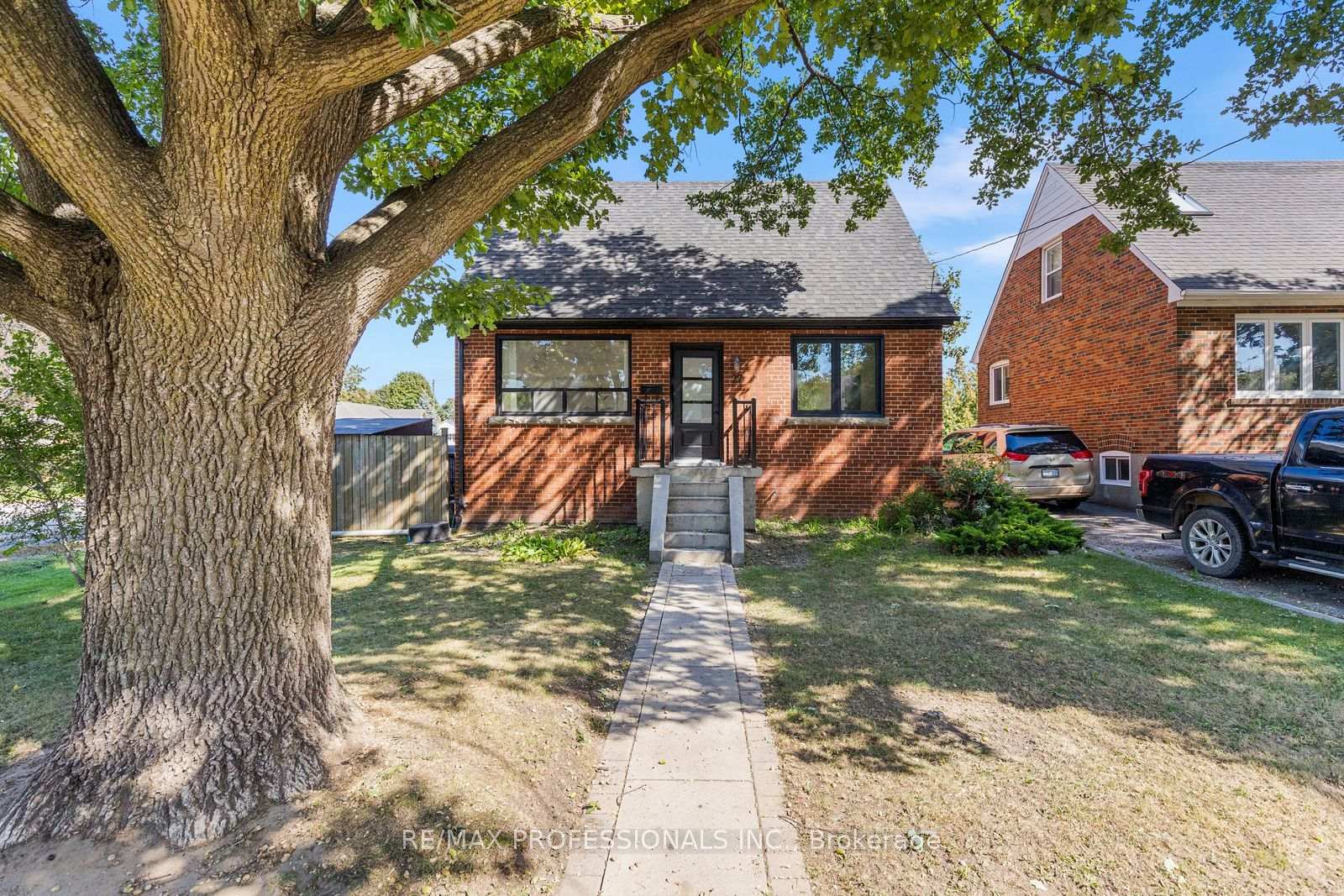 27-brawley-avenue-toronto-etobicoke-ontario-w13839152