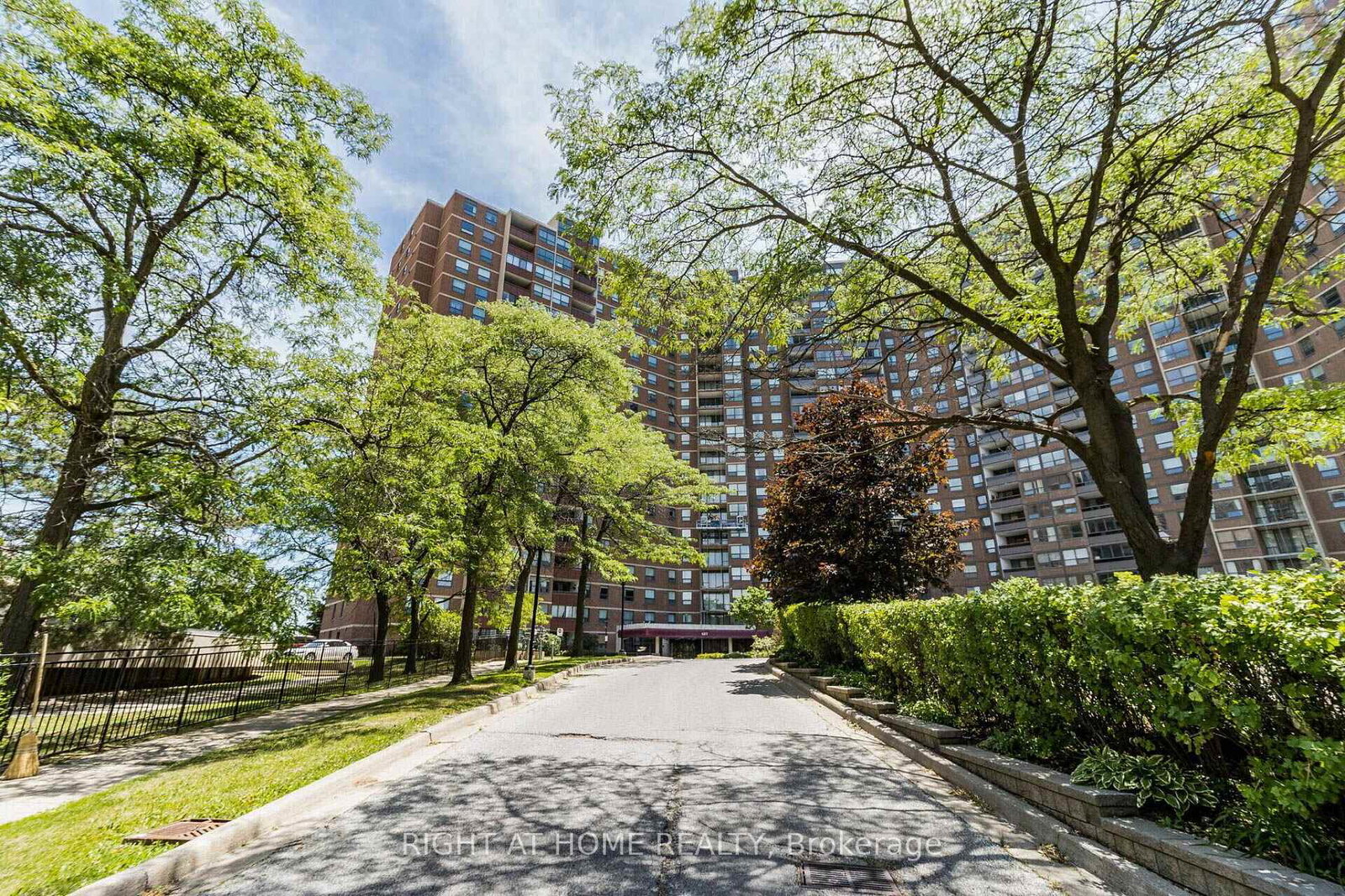 627-the-west-mall-toronto-etobicoke-ontario-w13839346