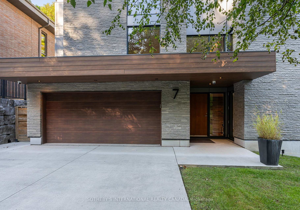 7-north-drive-toronto-etobicoke-ontario-w13840084