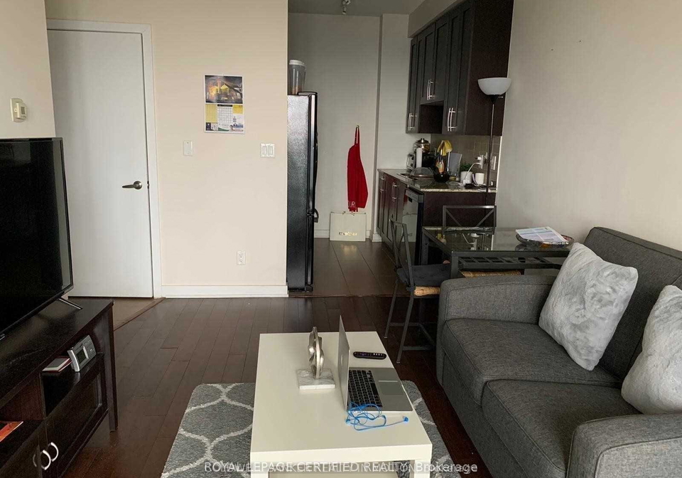 4070-confederation-parkway-mississauga-ontario-w13840318