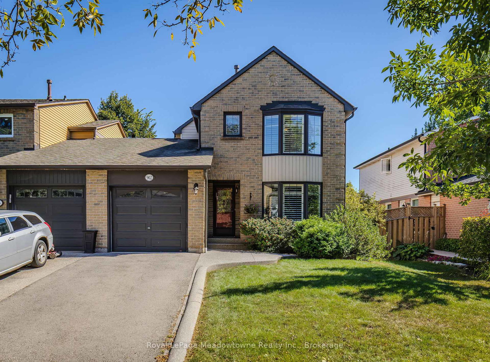 902-laurier-avenue-milton-ontario-w13840960